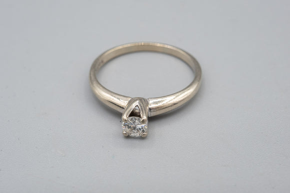 14K White Gold .20 Carat VSG Diamond Ring Size 6 1/4